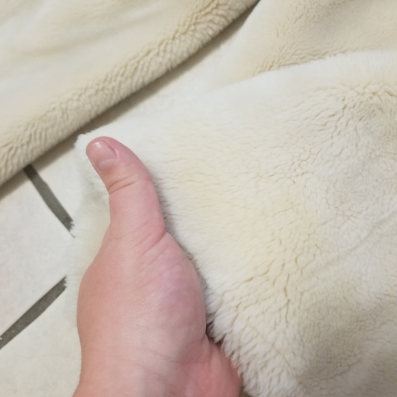 🔴LOWEST!🍁Vintage Milano M, Luxurious Faux Fur Oversized Coat! - Picture 14 of 16